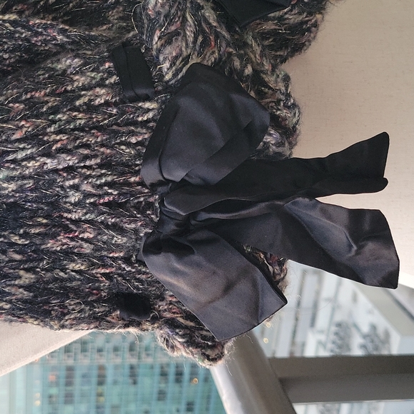 Gorgeous Knitted Betsey Johnson Scarf with Ribbon Details and Logo Brooch - Picture 5 of 7